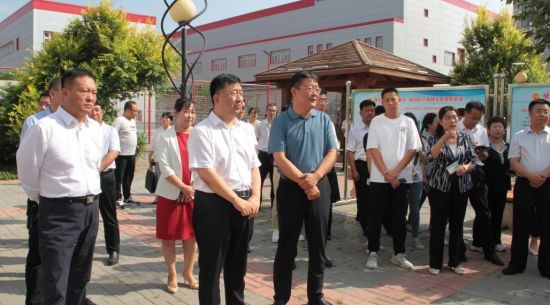 稀土高新區(qū)工會(huì)大力推動(dòng)“ 五三三”工作機(jī)制，全面提升廠務(wù)公開民主管理工作提質(zhì)增效